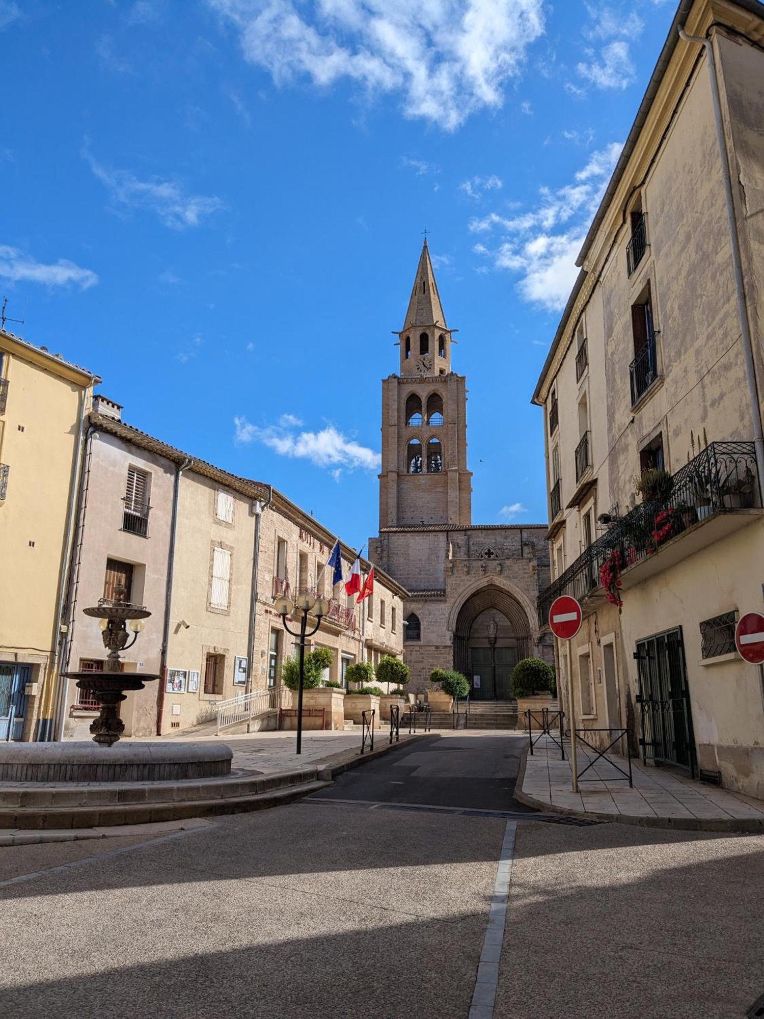 Spacious Town House With Balcony Montagnac  Esterno foto