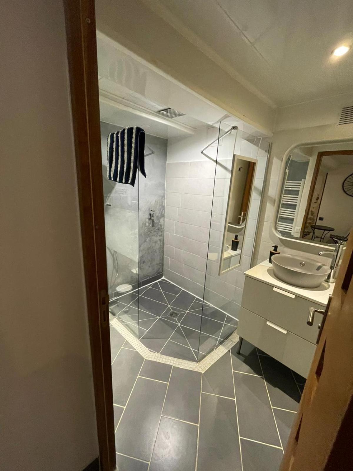 Spacious Town House With Balcony Montagnac  Esterno foto